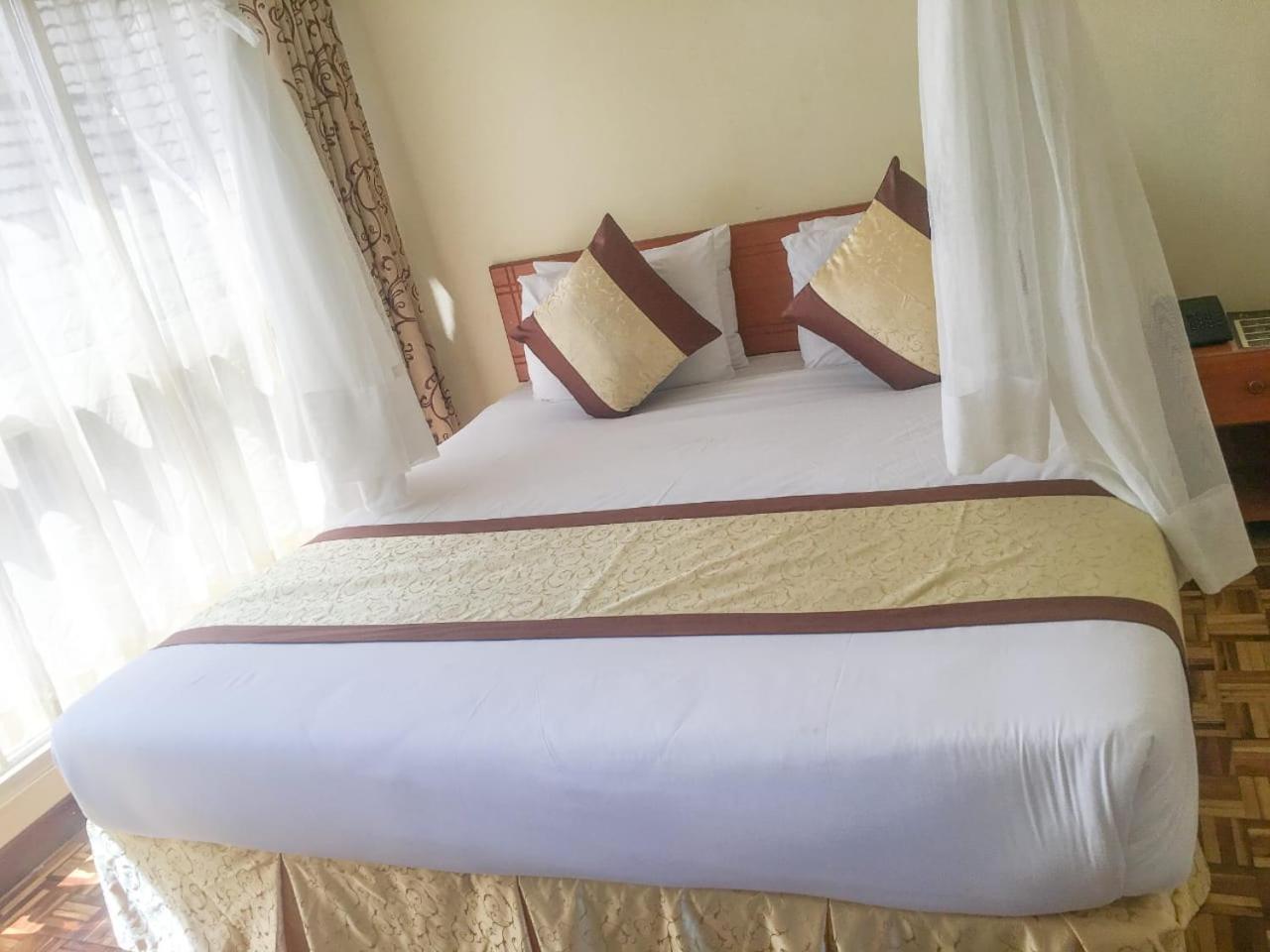 Golden Gates Hotel Thuthuriki Extérieur photo